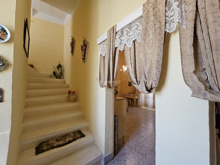 Image No.9-3 Bed Property for sale
