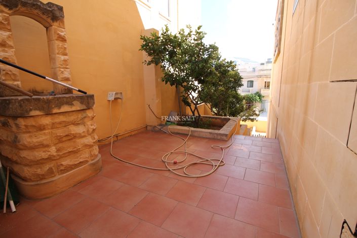 Image No.19-3 Bed Property for sale