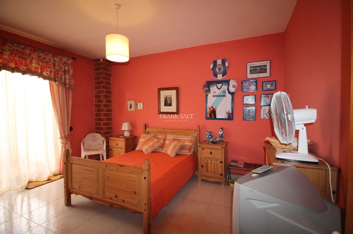 Image No.9-3 Bed Property for sale