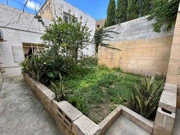 24617454-e6ed-4f7a-8010-be3278baa99e