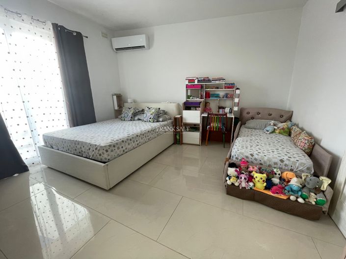 Image No.5-2 Bed Property for sale