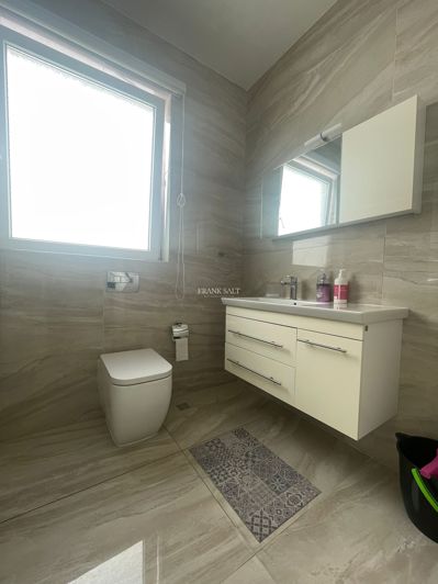Image No.8-2 Bed Property for sale