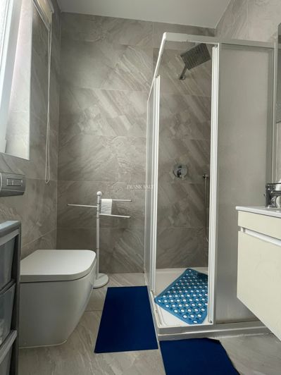 Image No.9-2 Bed Property for sale