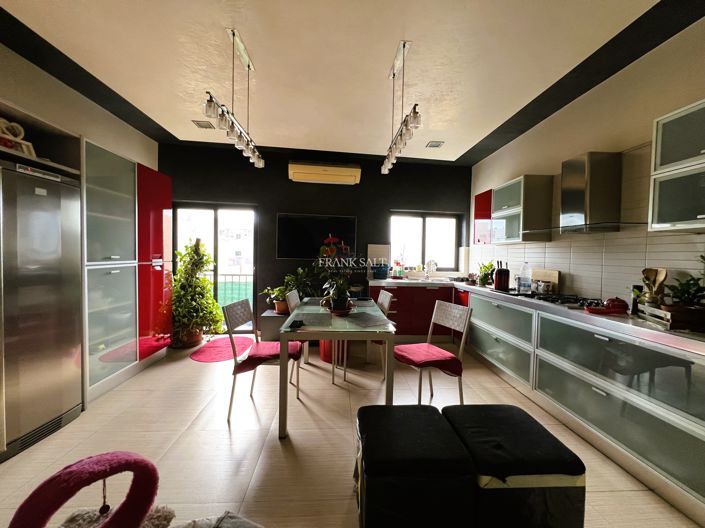 Image No.4-3 Bed Property for sale