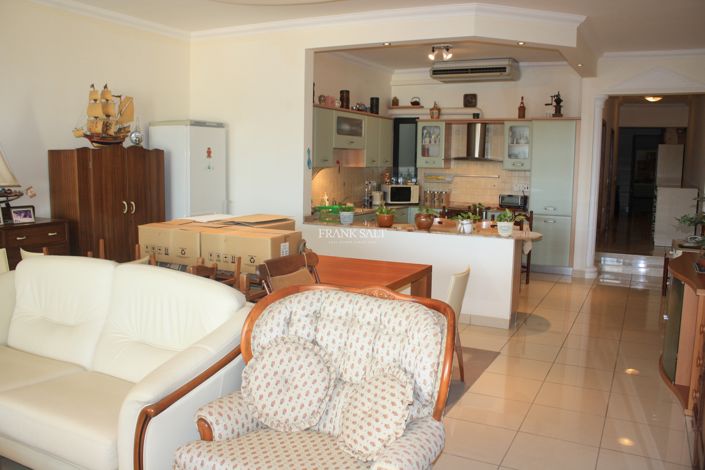 Image No.3-3 Bed Property for sale