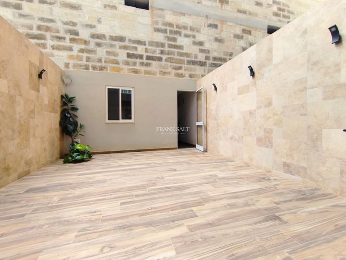 Image No.6-3 Bed Property for sale