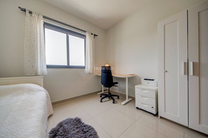 Image No.17-3 Bed Property for sale