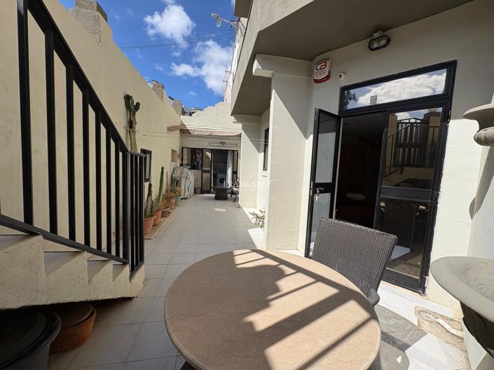 Image No.13-3 Bed Property for sale