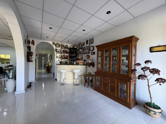 Image No.4-3 Bed Property for sale