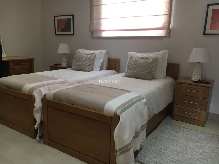 Image No.5-3 Bed Property for sale