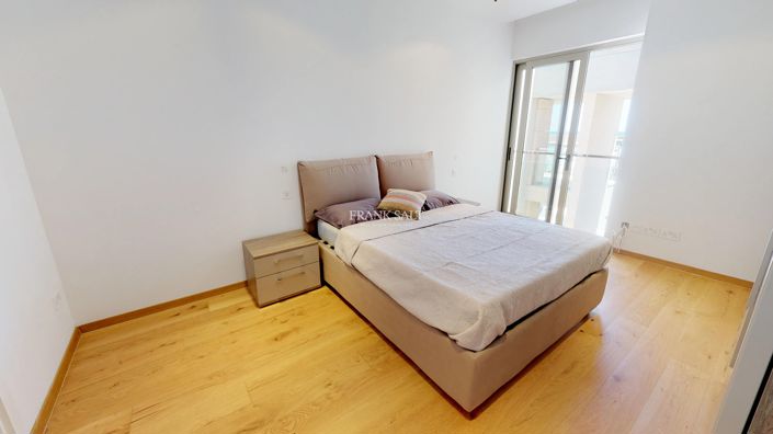 Image No.11-2 Bed Property for sale
