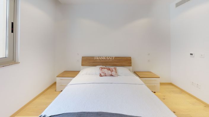 Image No.12-2 Bed Property for sale