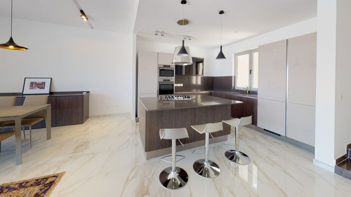 Image No.5-2 Bed Property for sale