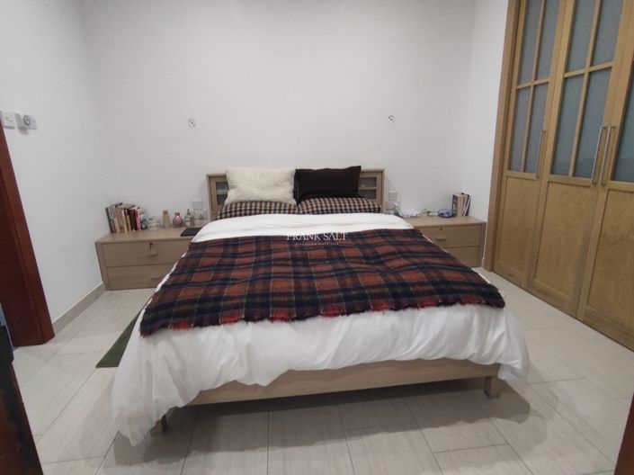 Image No.4-3 Bed Property for sale