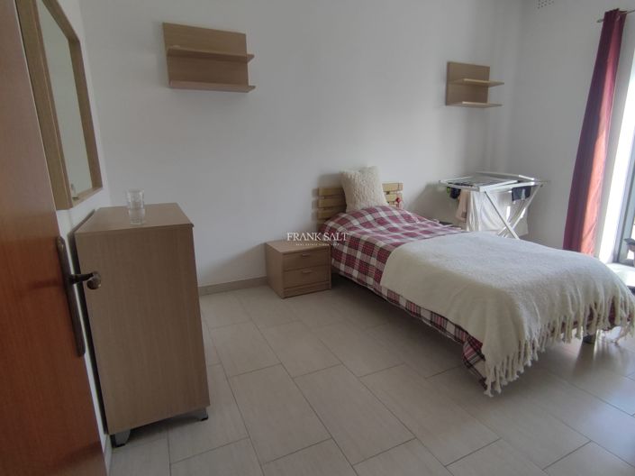 Image No.5-3 Bed Property for sale