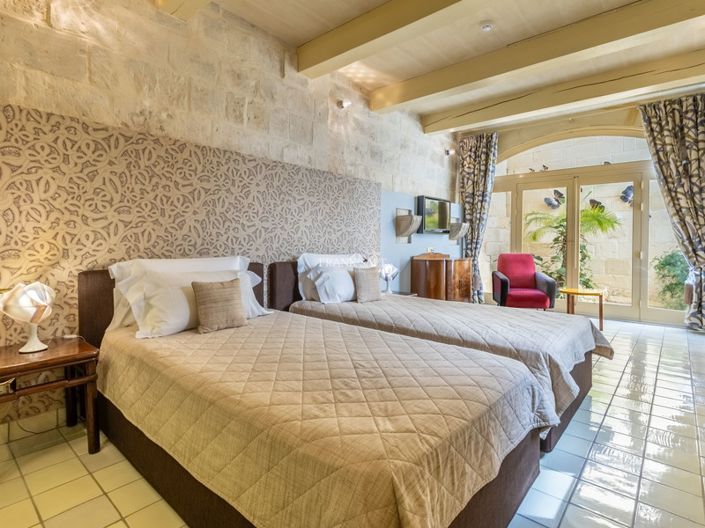 Image No.14-4 Bed Property for sale