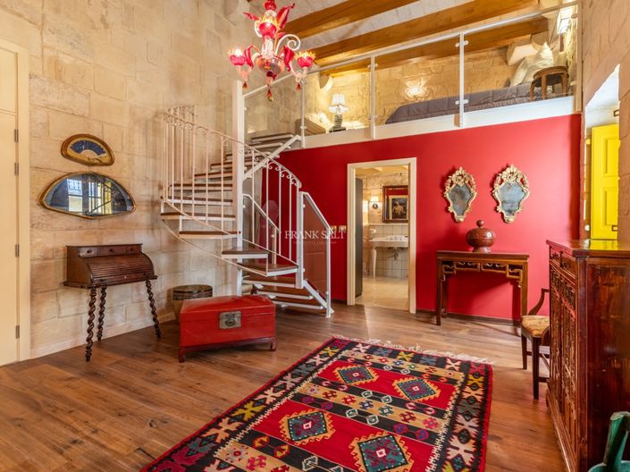 Image No.7-4 Bed Property for sale