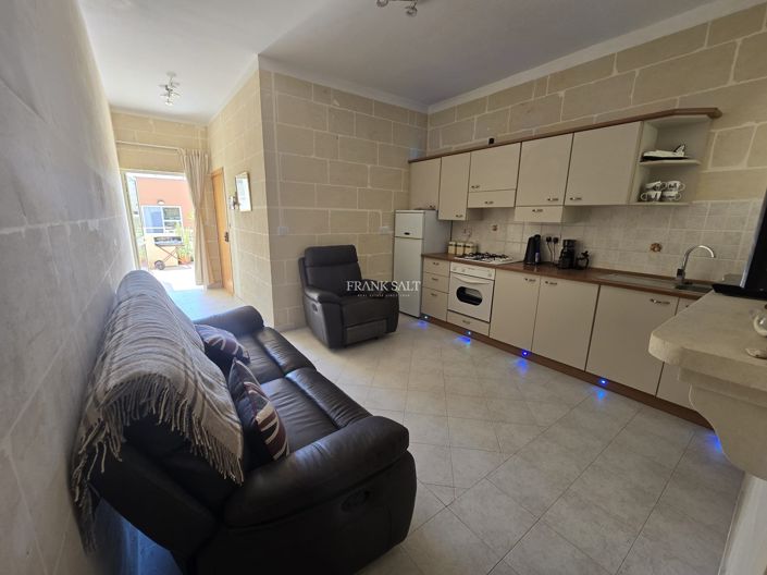 Image No.3-2 Bed Property for sale