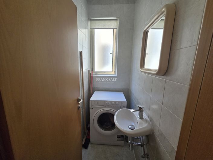 Image No.9-2 Bed Property for sale