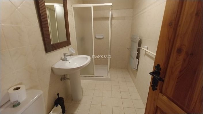 Image No.15-3 Bed Property for sale