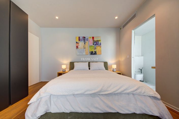 Image No.14-3 Bed Property for sale