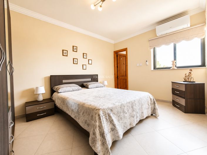 Image No.7-3 Bed Property for sale