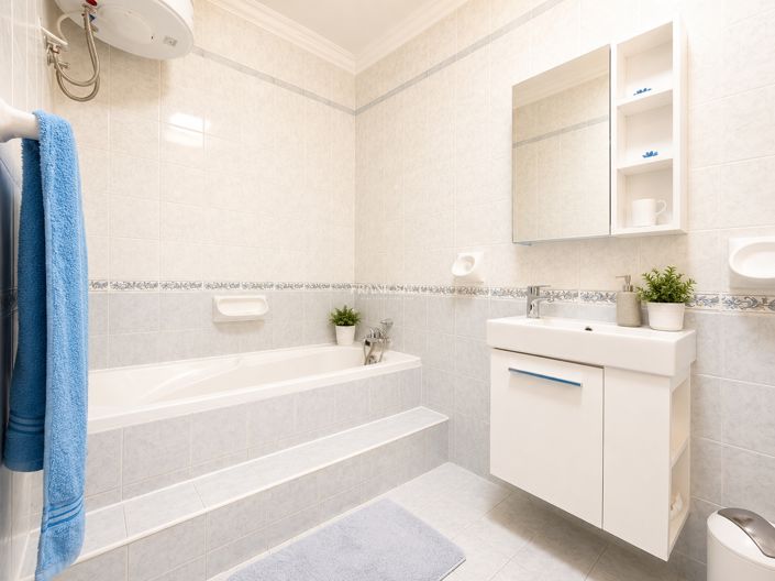 Image No.9-3 Bed Property for sale