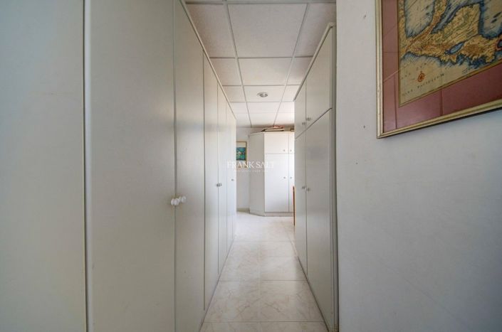 Image No.21-3 Bed Property for sale