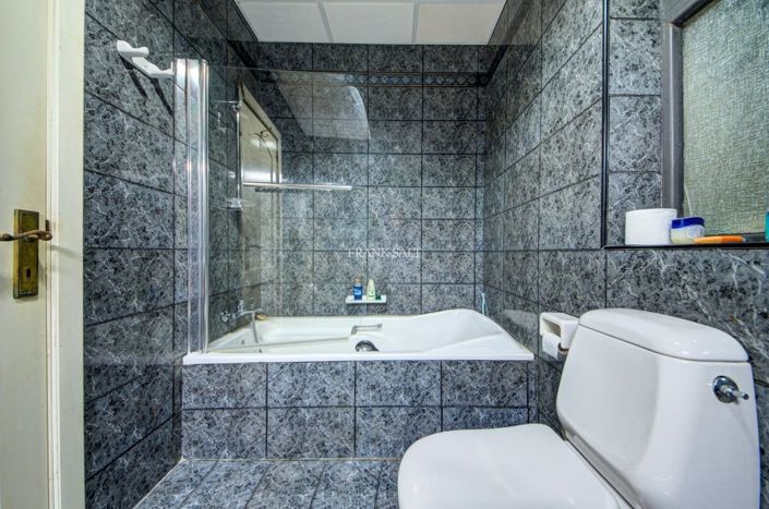 Image No.23-3 Bed Property for sale