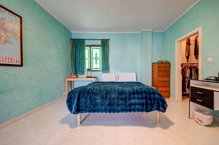 Image No.26-3 Bed Property for sale