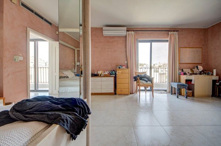 Image No.28-3 Bed Property for sale