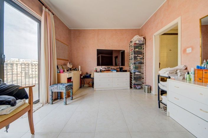 Image No.30-3 Bed Property for sale