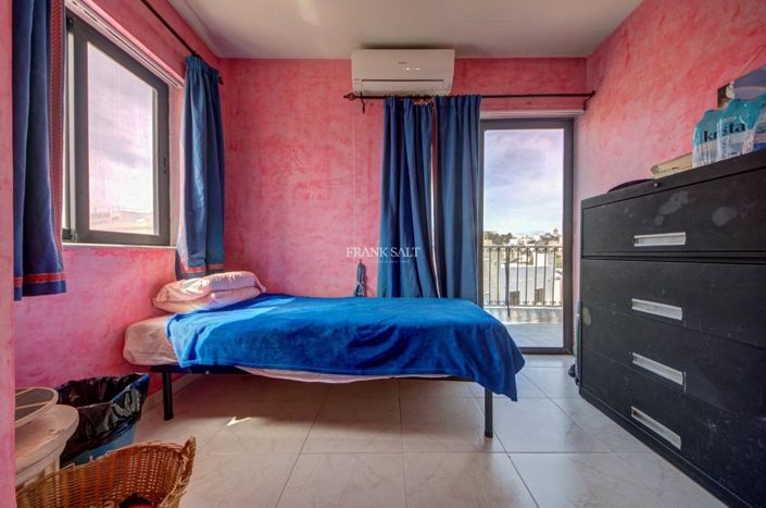 Image No.35-3 Bed Property for sale