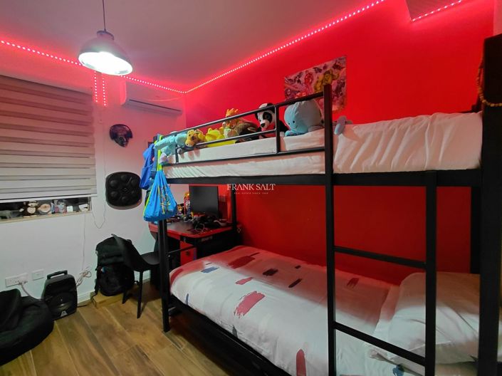 Image No.12-Propriété de 5 chambres à vendre à Naxxar