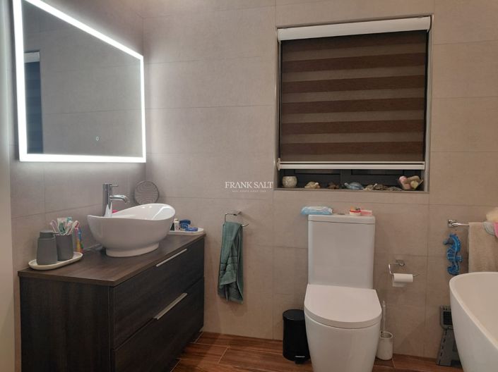 Image No.17-Propriété de 5 chambres à vendre à Naxxar