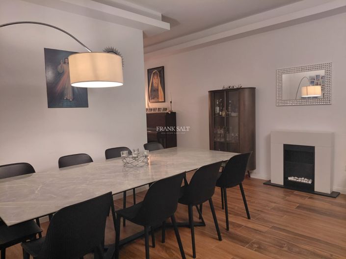 Image No.4-Propriété de 5 chambres à vendre à Naxxar