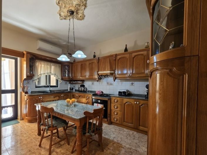 Image No.3-Propriété de 3 chambres à vendre à Tarxien
