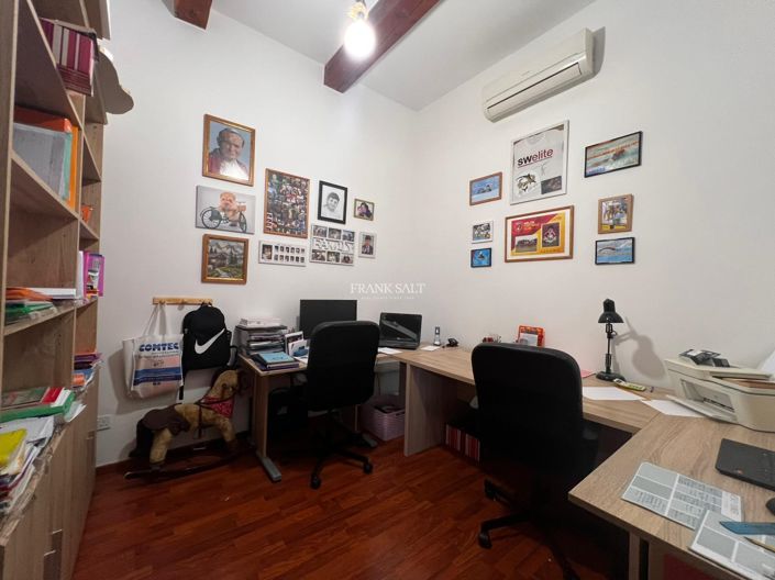 Image No.8-Propriété de 3 chambres à vendre à Msida