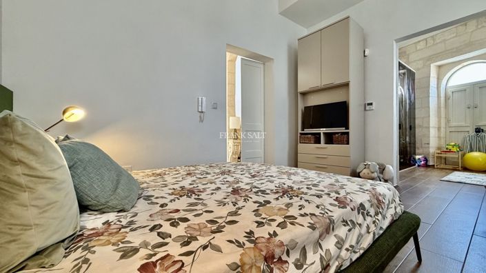 Image No.7-3 Bed Property for sale