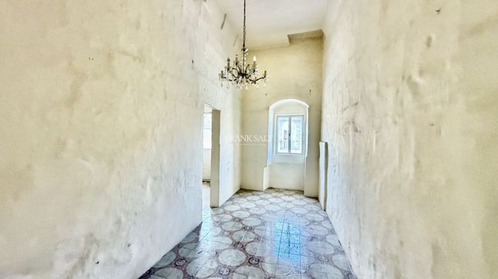 Image No.3-3 Bed Property for sale