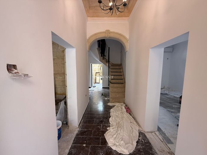 Image No.4-Propriété de 5 chambres à vendre à Zejtun