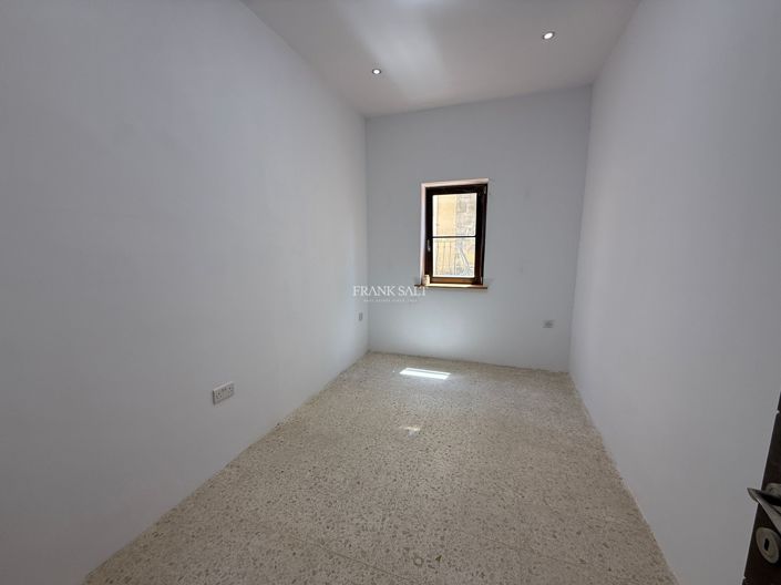 Image No.6-Propriété de 5 chambres à vendre à Zejtun