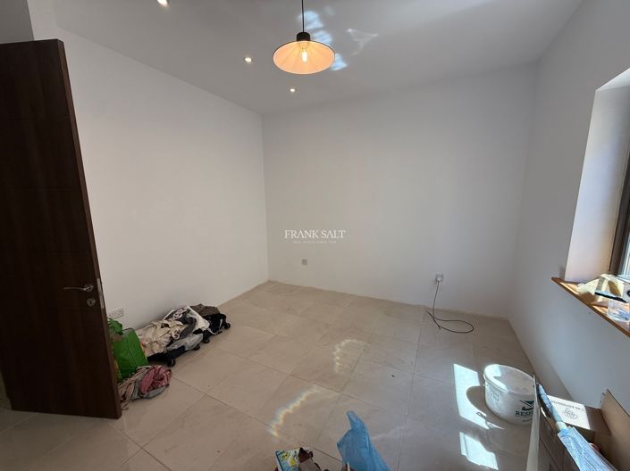 Image No.8-Propriété de 5 chambres à vendre à Zejtun
