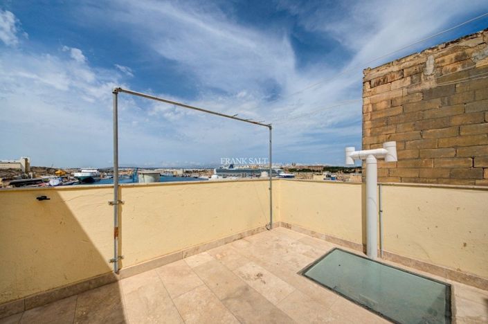 Image No.26-3 Bed Property for sale