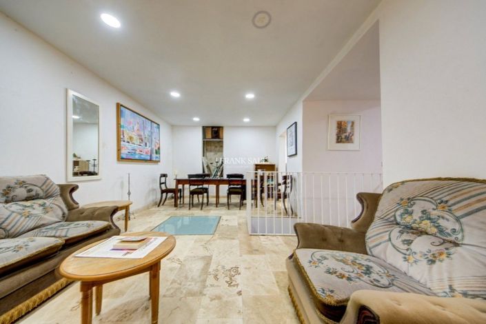Image No.3-3 Bed Property for sale