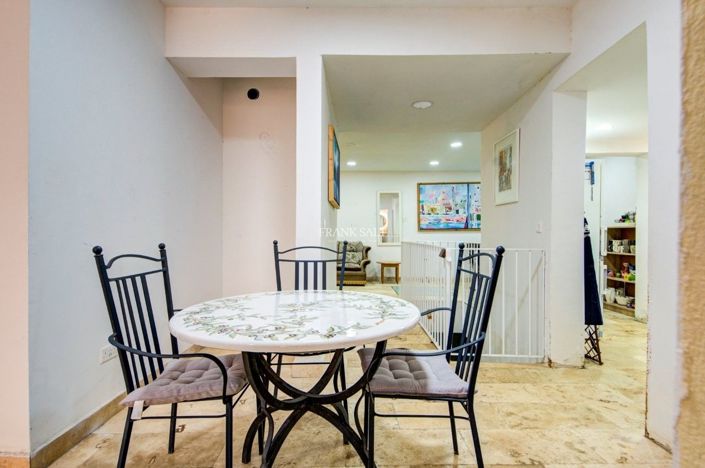 Image No.8-3 Bed Property for sale