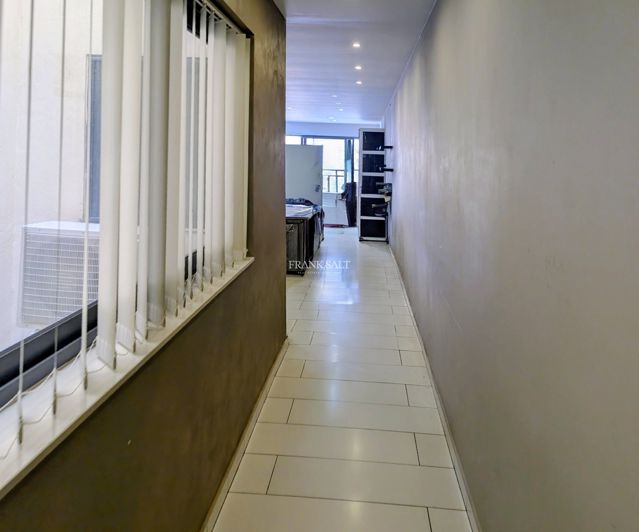 Image No.13-3 Bed Property for sale