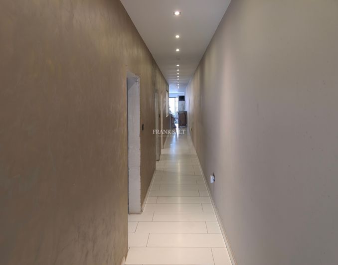 Image No.14-3 Bed Property for sale