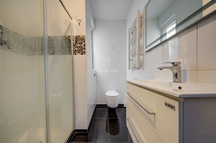 Image No.15-1 Bed Property for sale