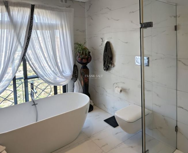 Image No.8-2 Bed Property for sale
